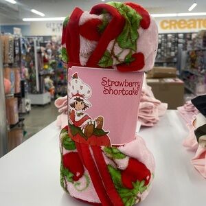 Strawberry Shortcake Travel Blanket 40in X 50in